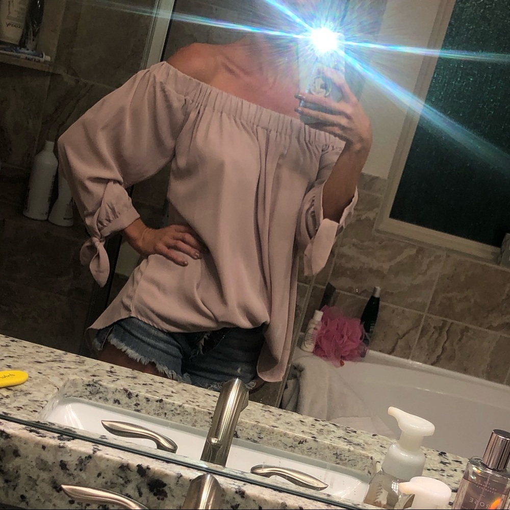 Dressy off the shoulders top!